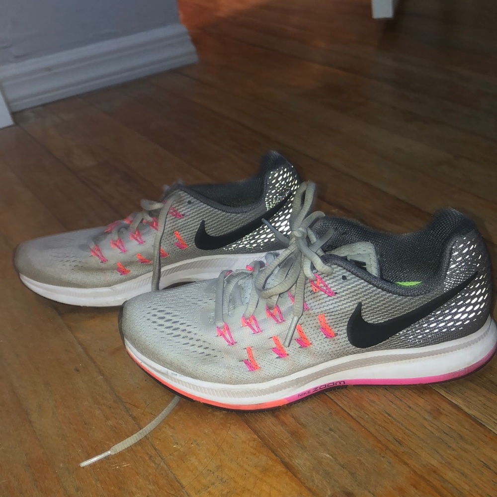 Nike tennis shoes